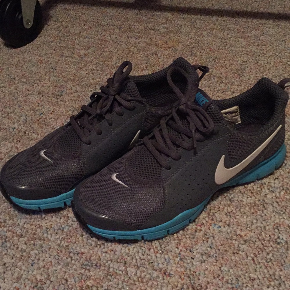 Nike memory foam sneakers